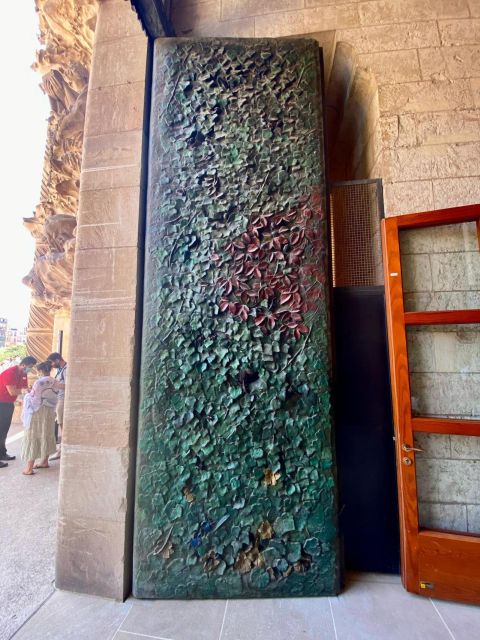 Barcelona: Sagrada Familia Private Guided Tour - Tour Experience