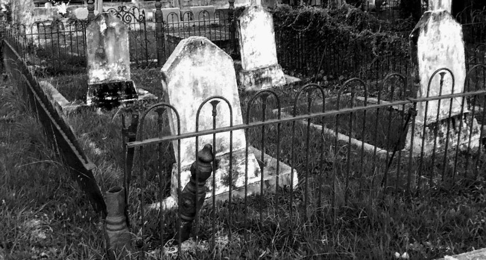 Bay Saint Louis: Ghost and Cemetery Pub Walk - Experience Highlights