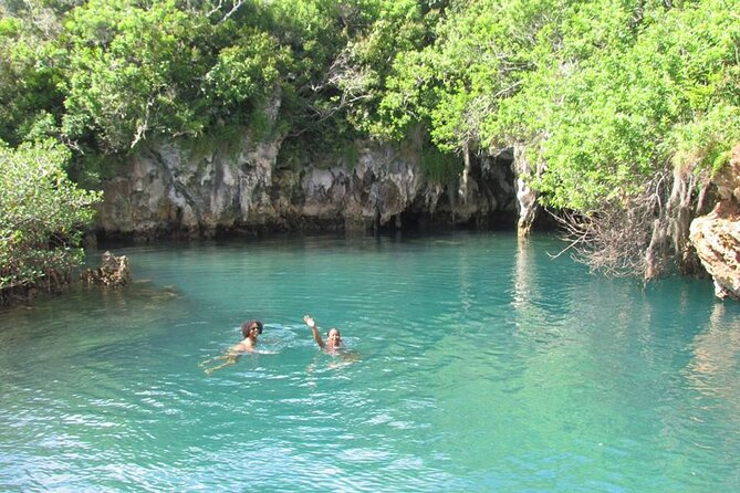 Bermuda Hidden Gems Summer Excursion - Snorkeling and Beach Relaxation