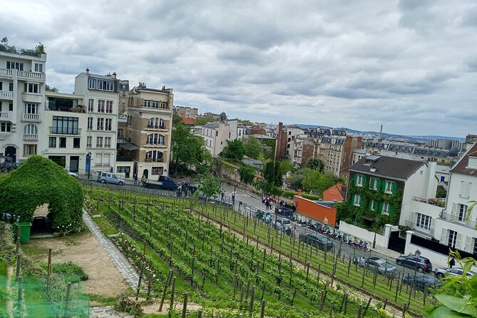 Bohemian Montmartre Private Walking Tour - Tour Experience