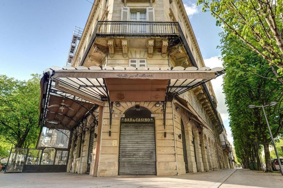 Bordeaux: Private Guided Walking Tour - Taking in Bordeauxs Rich History