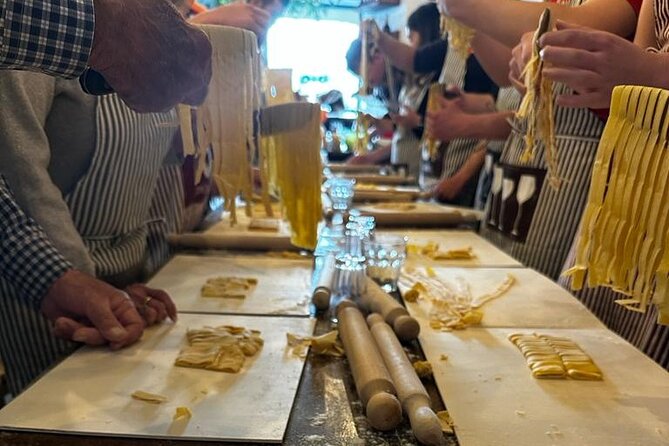 Cooking Class 2 Hour Spanish Steps - Fettucine and Tiramisu - Maximum Number of Travelers