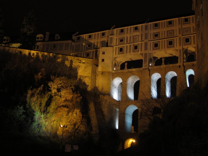 Czech Krumlov: Night Walking Tour With a Professional Guide - Experience Nighttime Atmosphere