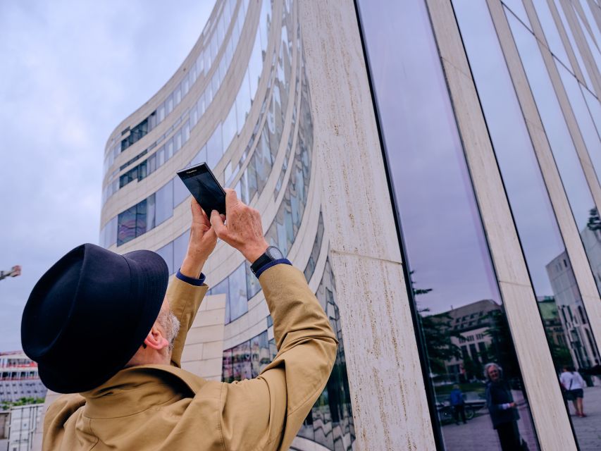 Düsseldorf: Guided Architecture Tour - Inclusions