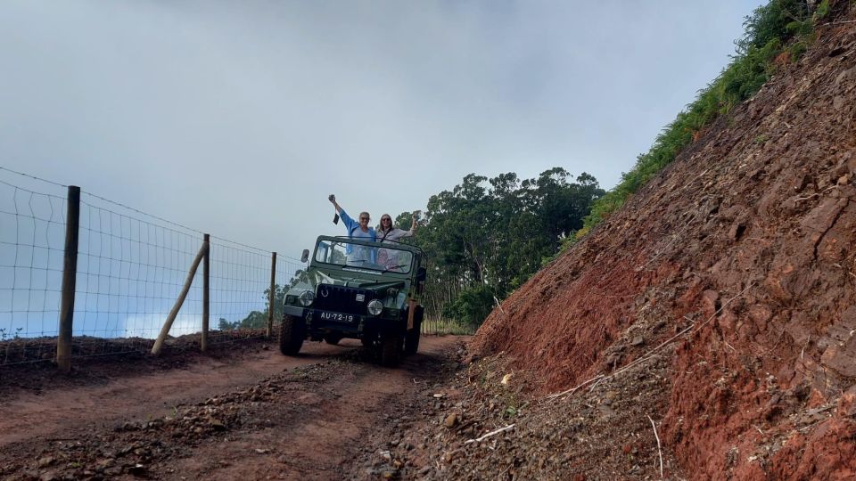 East Tour: Classic Jeep Tour to East Madeira - Santana - Guided Experience