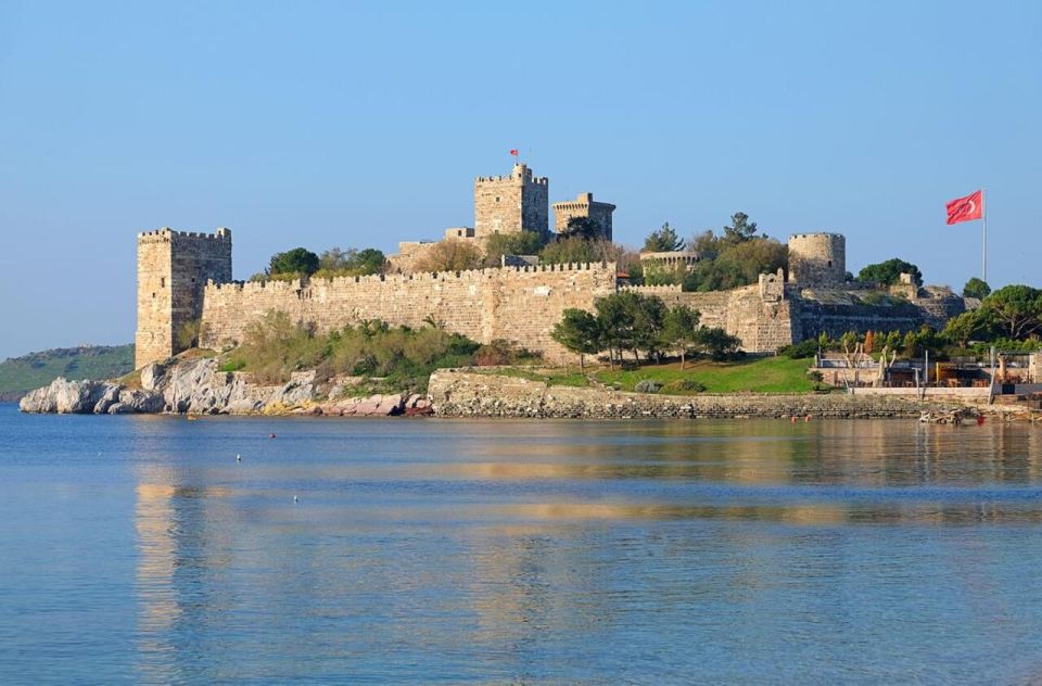 Enchanting Bodrum: An Insiders Walking Tour - Enjoying Serene Vistas at Bodrum Marina