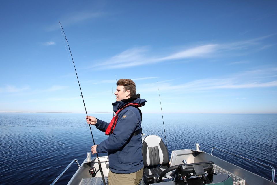 Family-friendly Boat Fishing Trip in Ii - Inclusions and Provided Gear