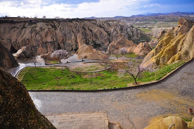 Focusing on Must-See Places of Cappadocia - Hot Air Balloon Rides