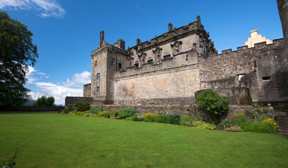 From Glasgow: Bannockburn & Stirling Castle Private Tour - Exploring the Architecture