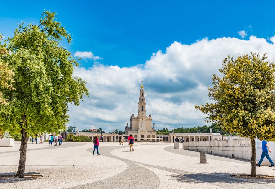 From Lisbon: Fatima, Batalha, Nazare and Obidos Tour - Activities at Fatima