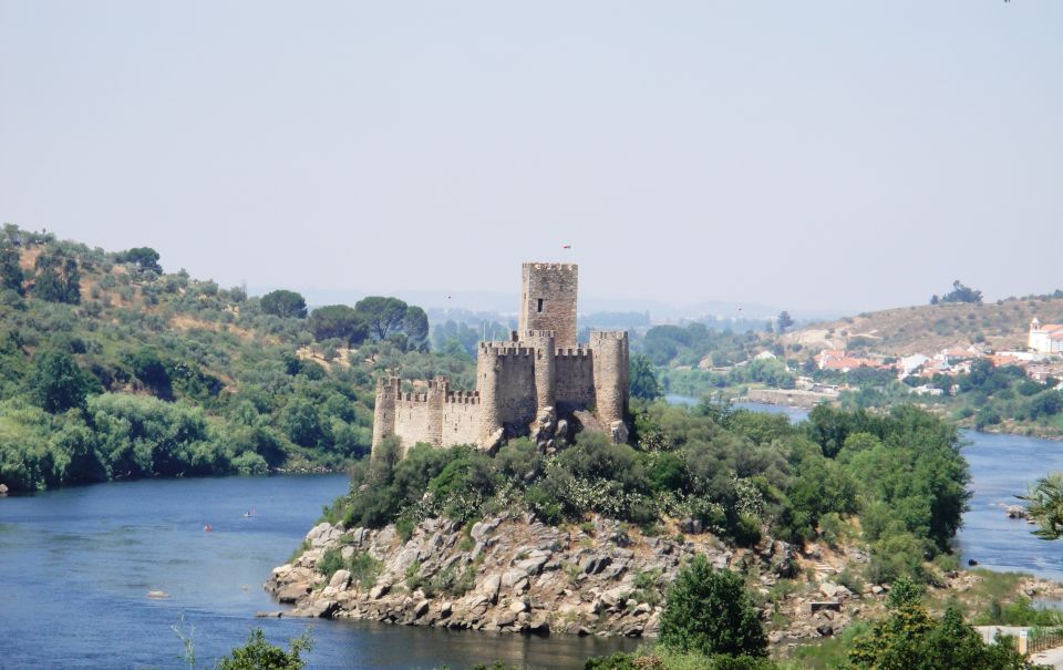 From Lisbon: Tomar and Almourol Castles Day Trip - UNESCO-listed Convent of Christ