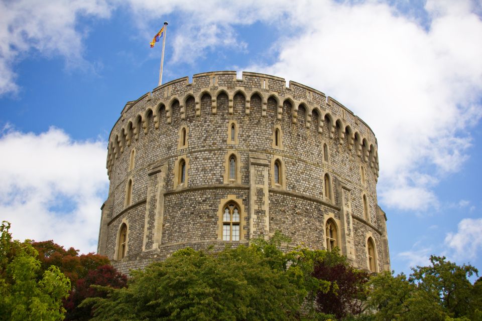 From London: Windsor, Stonehenge, & Salisbury Cathedral Trip - Windsor Castle Visit