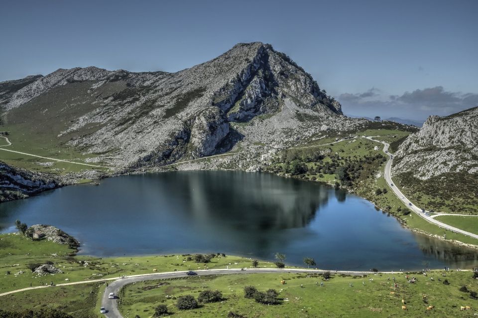 From Oviedo: Covadonga Lakes Day Tour With Guided Hike - Tour Features and Experience