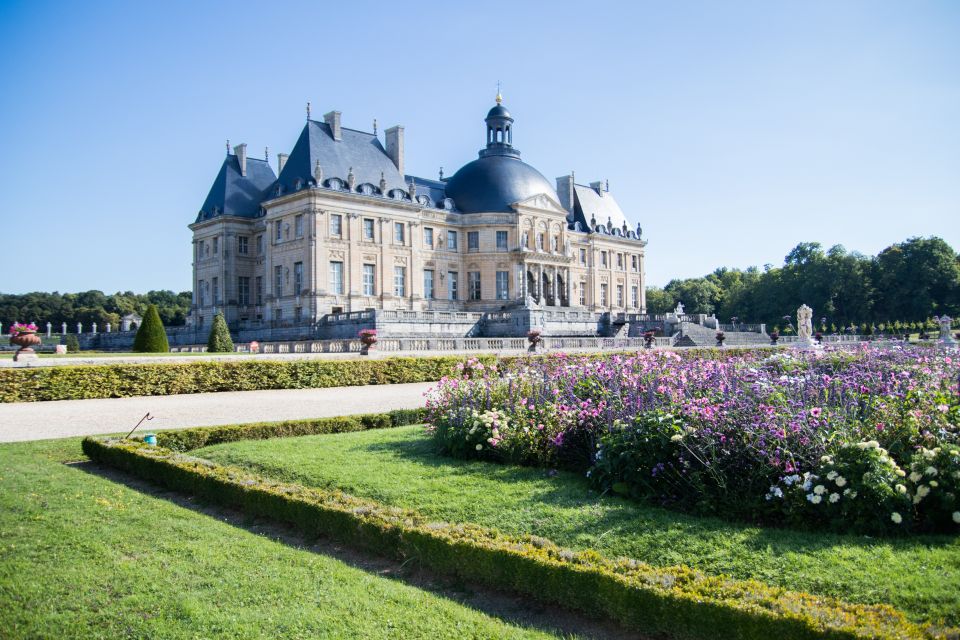 From Paris: Château De Fontainebleau & Vaux-Le-Vicomte Tour - Château De Vaux-Le-Vicomte