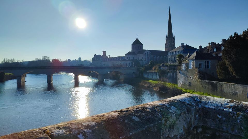 From Poitiers: Private Tour of Saint-Savin - Gartempe River