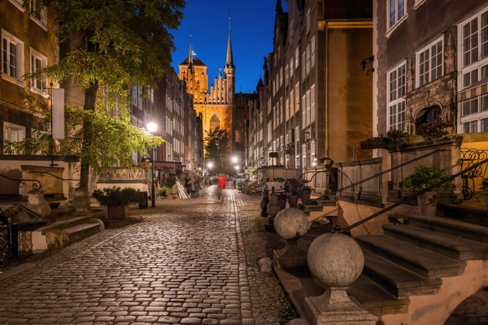 Gdansk's Historic Treasures: A Private Walking Tour - Key Attractions