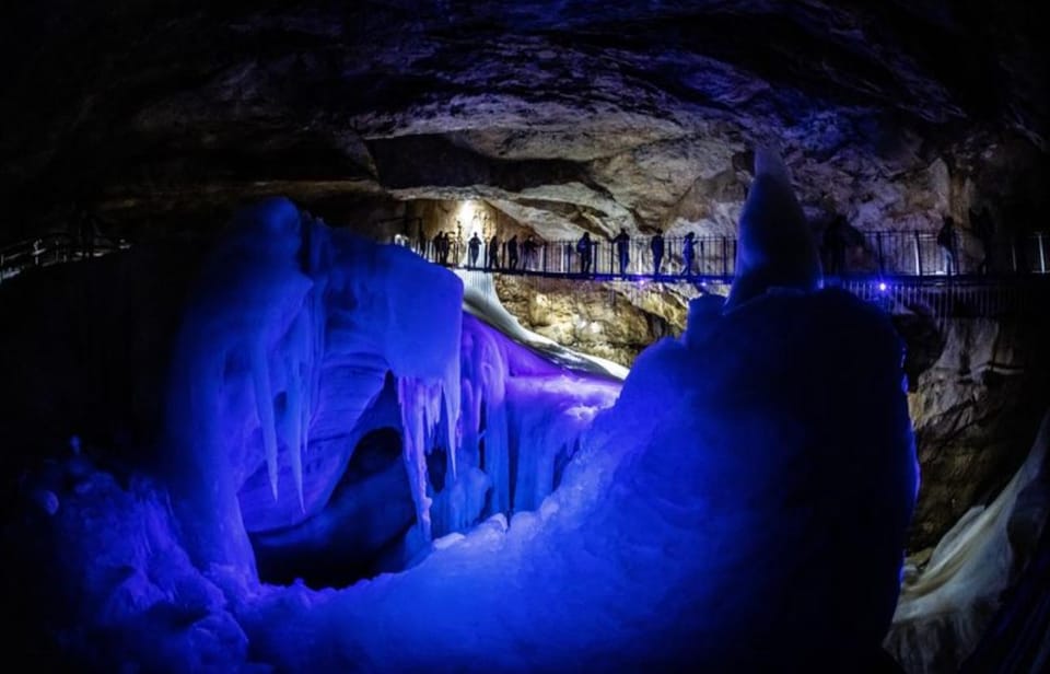 Hallstatt & Ice Cave & 5 Fingers Private Tour From Salzburg - Dachstein Giant Ice Cave