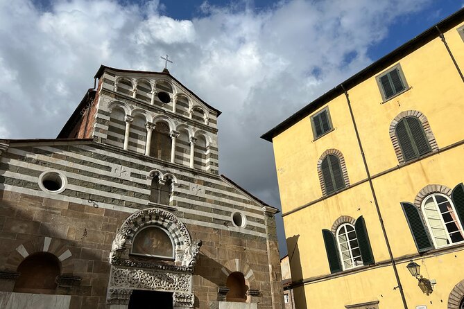 Highlights of Lucca Small Group Guided Tour - Cancellation and Booking