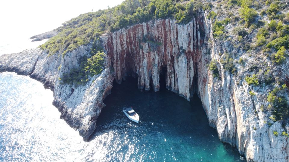 Hvar: South Shore & Pakleni Islands Private Speedboat Tour - Included Amenities