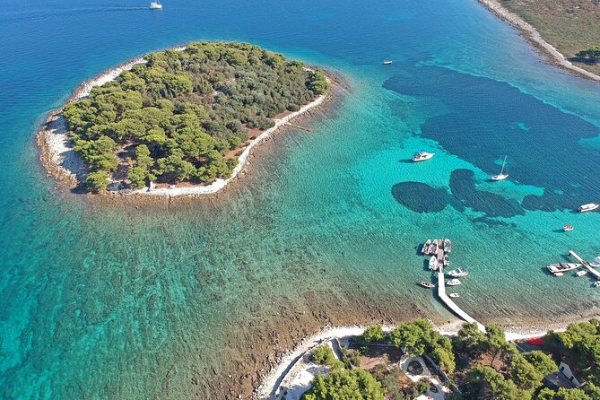 Islands Brač, Šolta & Blue Lagoon - Private Speedboat Tour - Pickup and Meeting Point