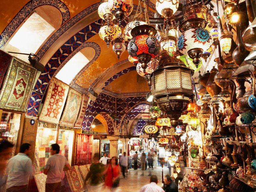 Istanbul: Private Tour of Topkapi Palace and Grand Bazaar - Navigating the Covered Market