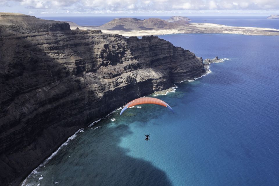 Lanzarote: Tandem Paragliding Flight Over Lanzarote - Instructor and Language Support