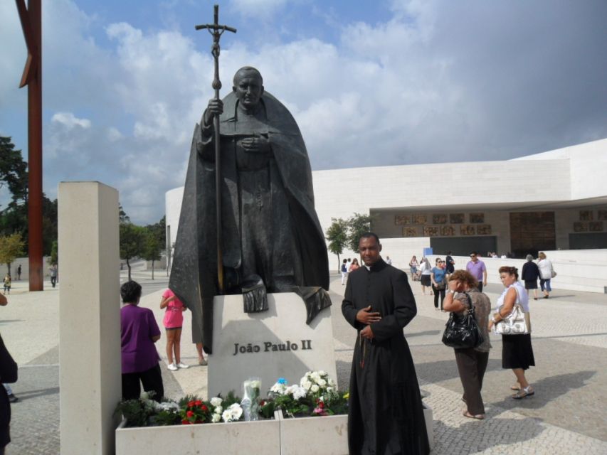 Lisbon and Fatima Sanctuary Full-Day Private Tour - Lisbon Highlights