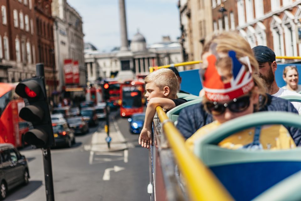 London: Childrens Bus Tour With Commentary - Live Commentary