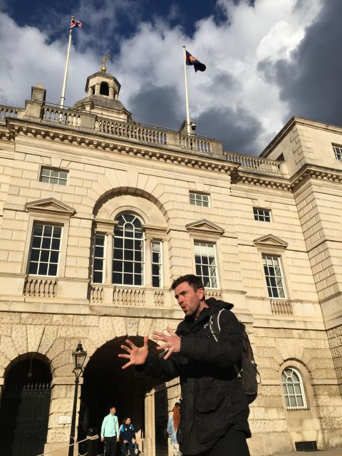 London: Sightseeing Tour - in Clear, Slow English - Witness the Changing of the Guard