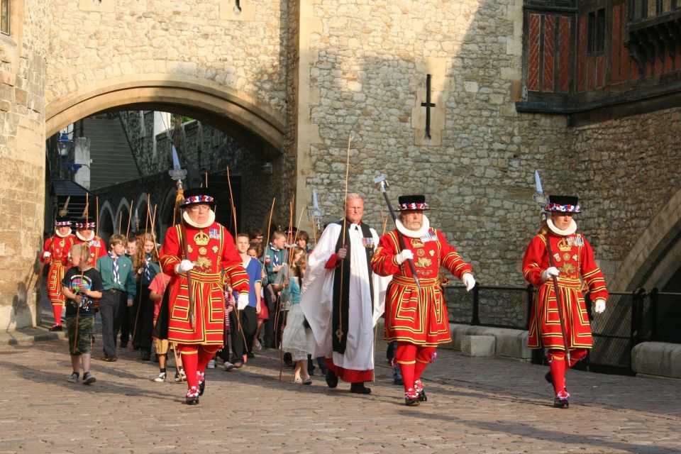 London: Tower of London and Crown Jewels Easy Access Tour - Guided Tour Highlights