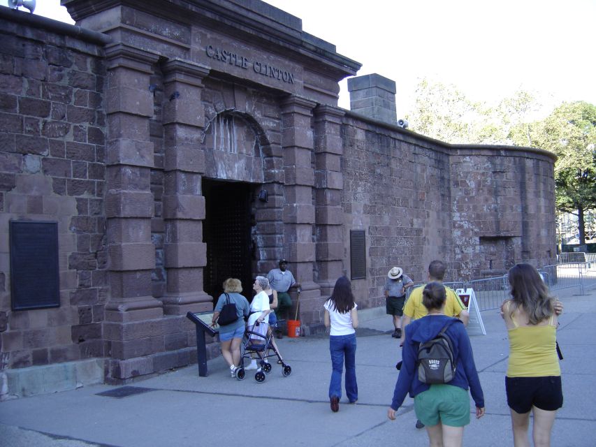 Lower Manhattan Self-Guided Walking Tour & Scavenger Hunt - Included Features