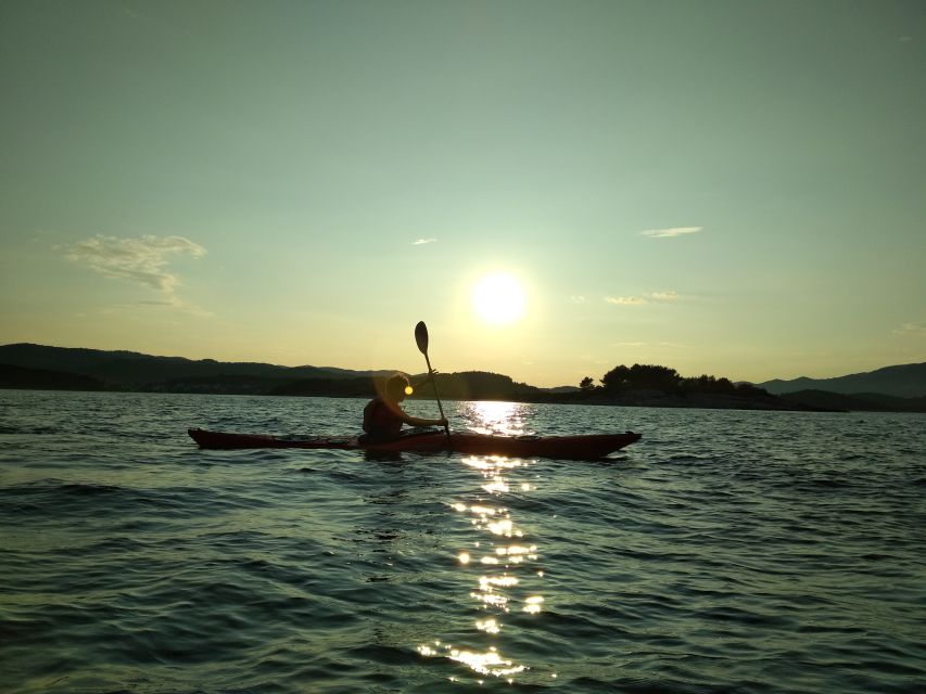 Lumbarda - Sunset Kayak Tour With a Picnic - Wine and Sweets - Inclusions