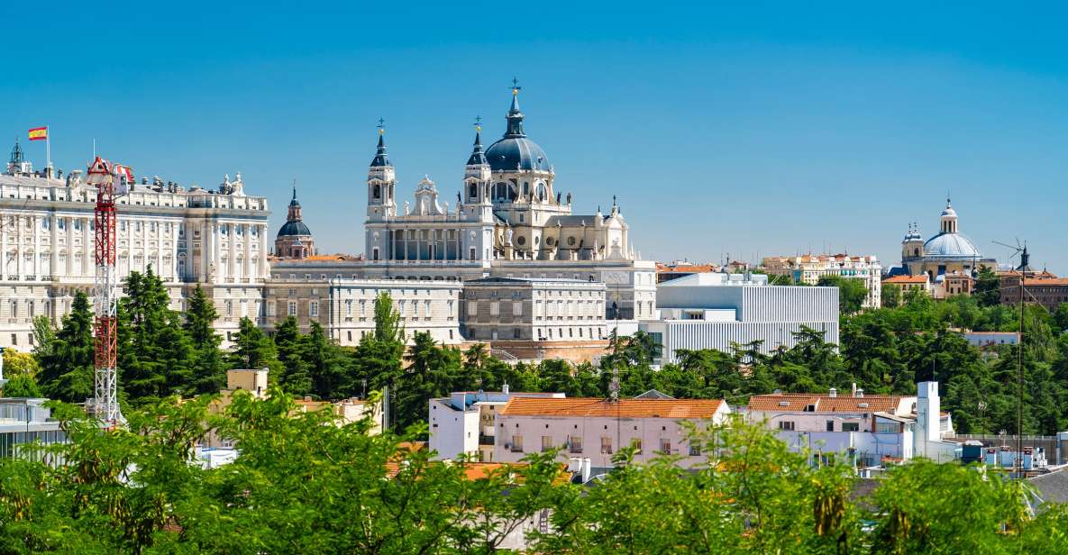 Madrid: Guided Highlights Walking Tour - Tour Duration and Accessibility