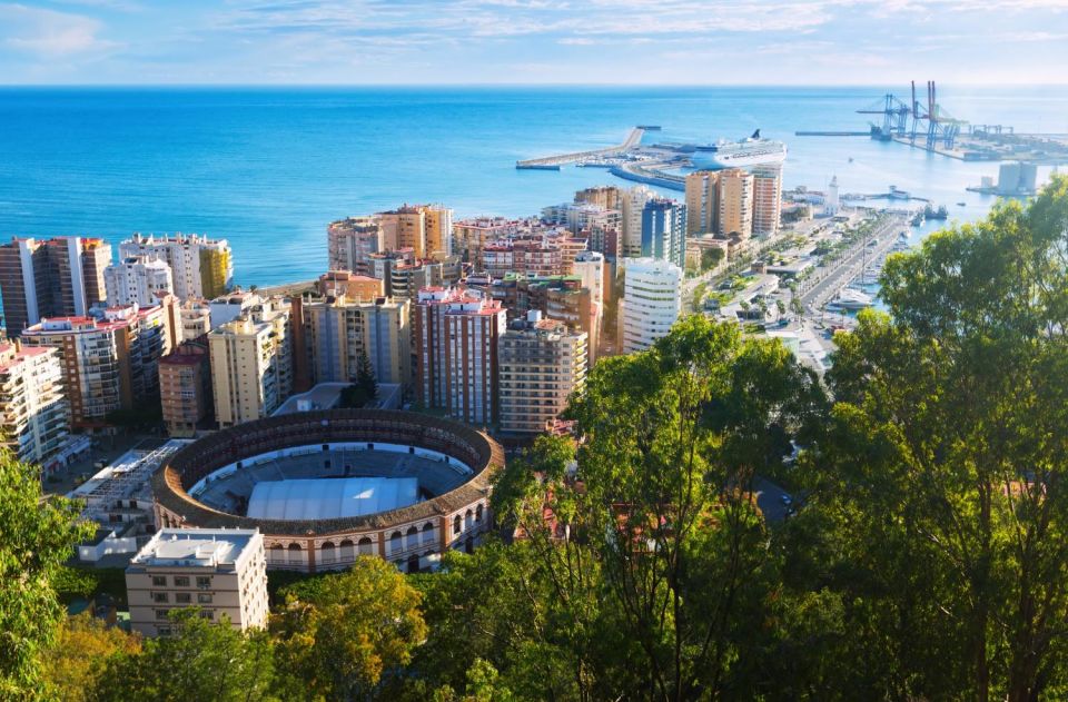 Malaga: Capture the Most Photogenic Spots With a Local - Intimate Local Insight