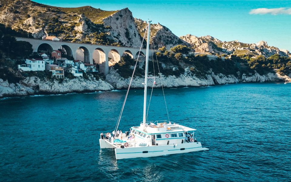 Marseille: Catamaran Sunset Cruise, Dinner & Drinks - Dinner Buffet