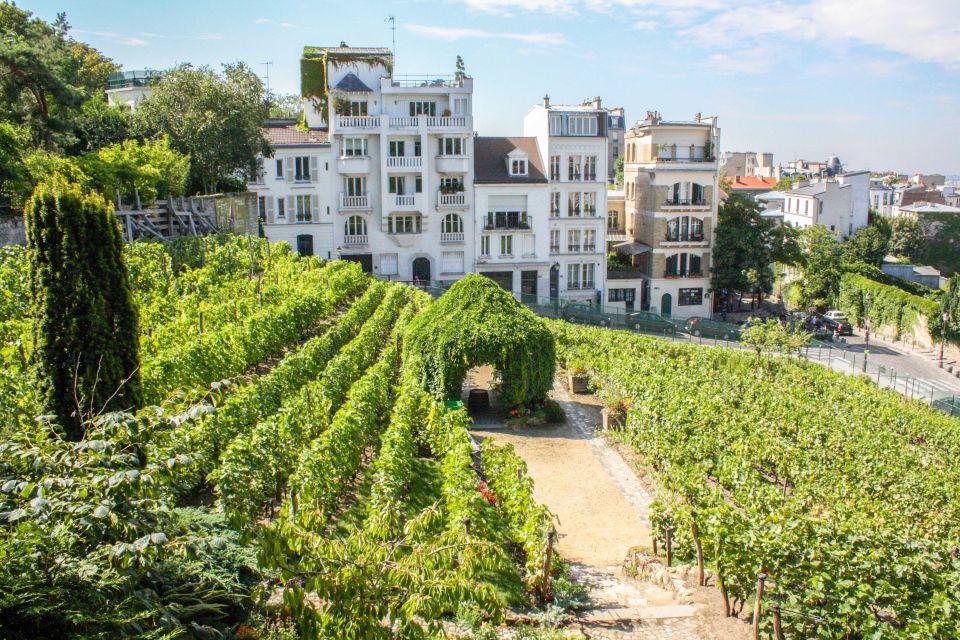 Montmartre & Sacré Cœur: 2.5-Hour Walking Tour - Must-See Attractions