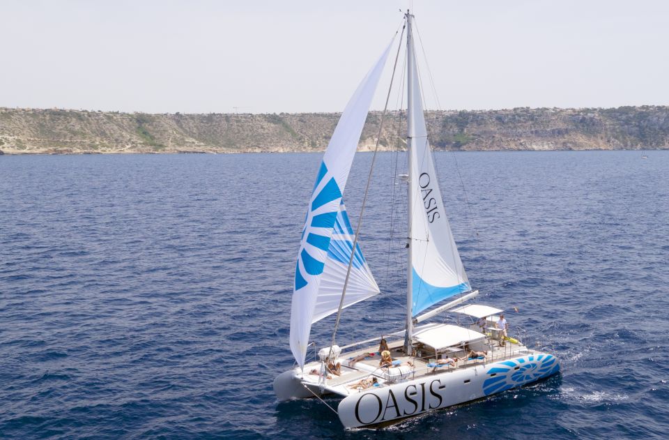 Palma De Mallorca: Deluxe Catamaran Sailing Tour With Meal - Booking and Cancellation Policy