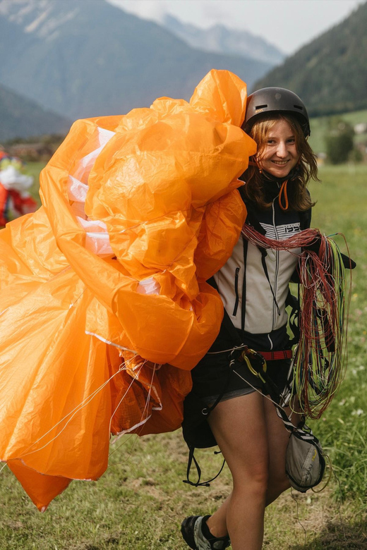 Paragliding: Taster Course - Solo Flights on Practice Slope