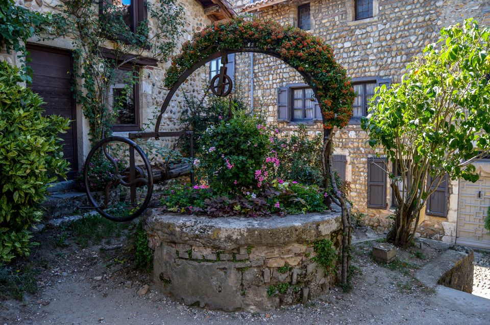 Pérouges: Medieval Village Private Guided Tour - Savoring Local Specialties