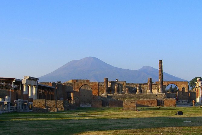 POMPEII HALF DAY Trip From Naples - Archaeological Finds in Pompeii