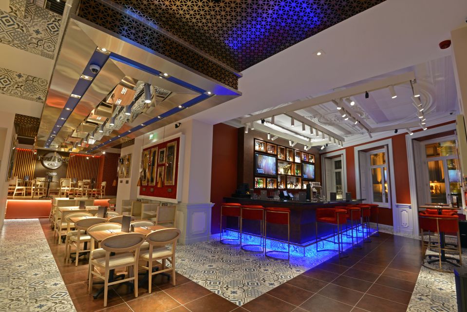 Porto: Hard Rock Cafe Skip-The-Line With Set Menu - Platinum Menu Options