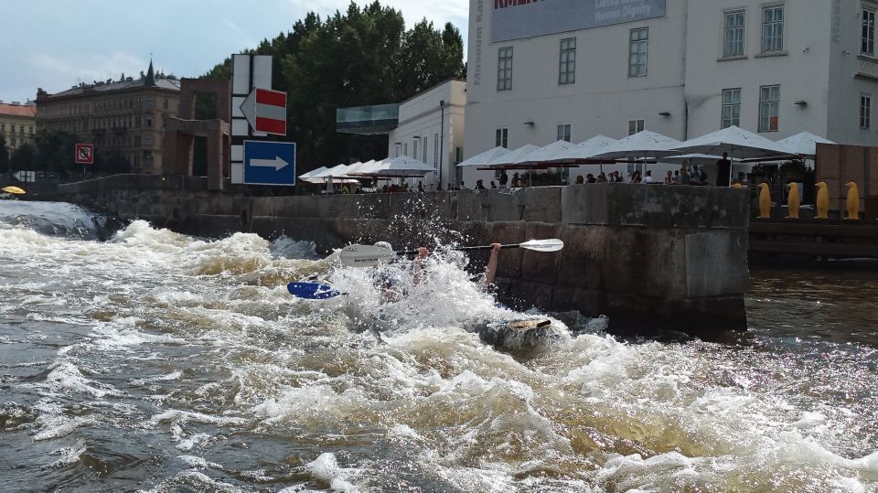 Prague: City Center Canoe Tour - Inclusions and What to Bring