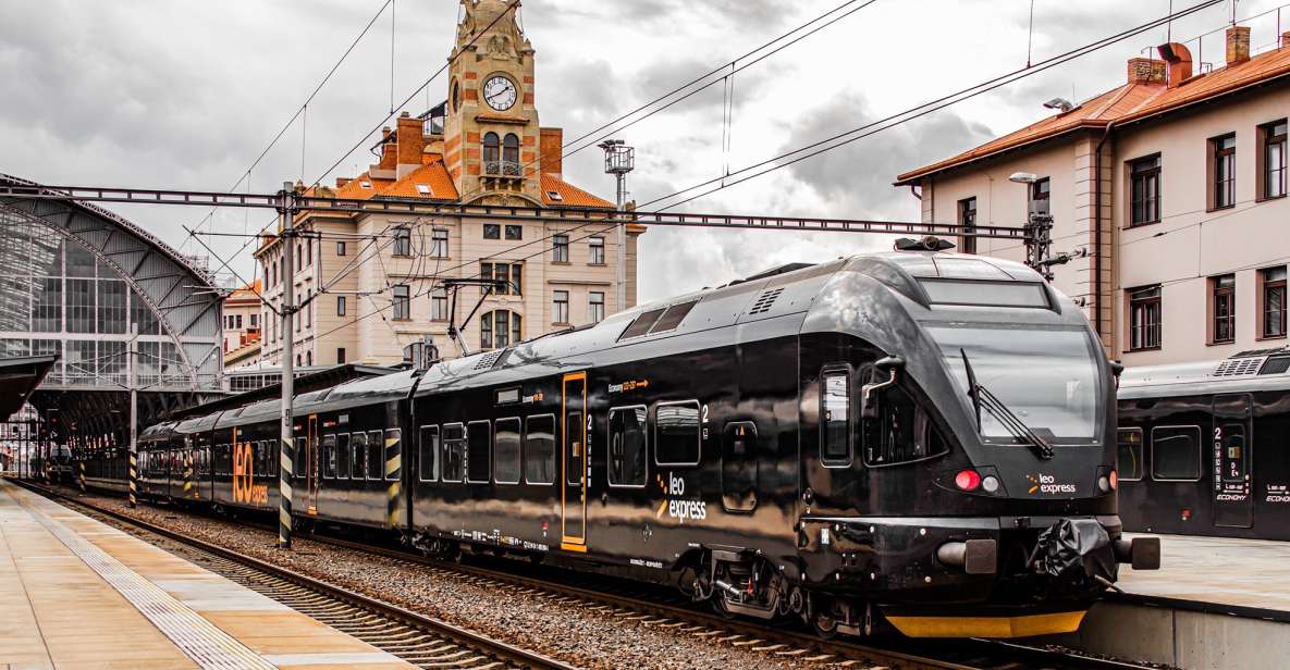 Prague: Train Transfer To/From Olomouc - Onboard Amenities