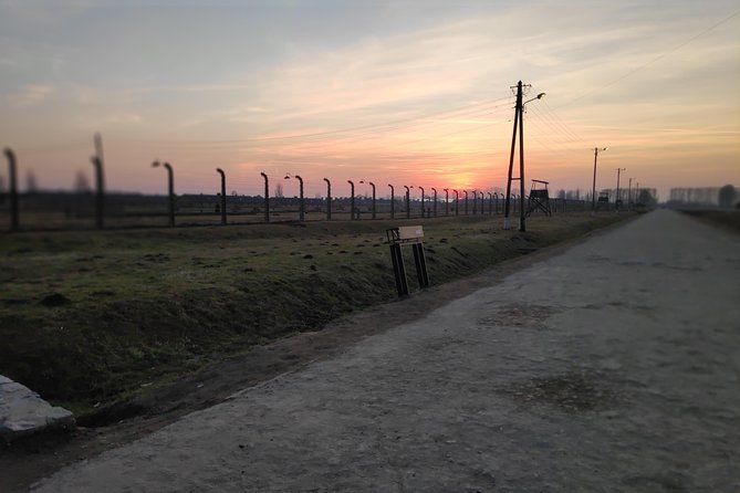 Private Tour to Auschwitz-Birkenau From Krakow - Exploring Auschwitz-Birkenau