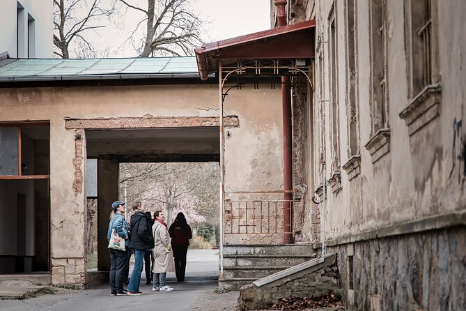 Psychiatric Hospital & Abandoned Cemetery - Tour Details