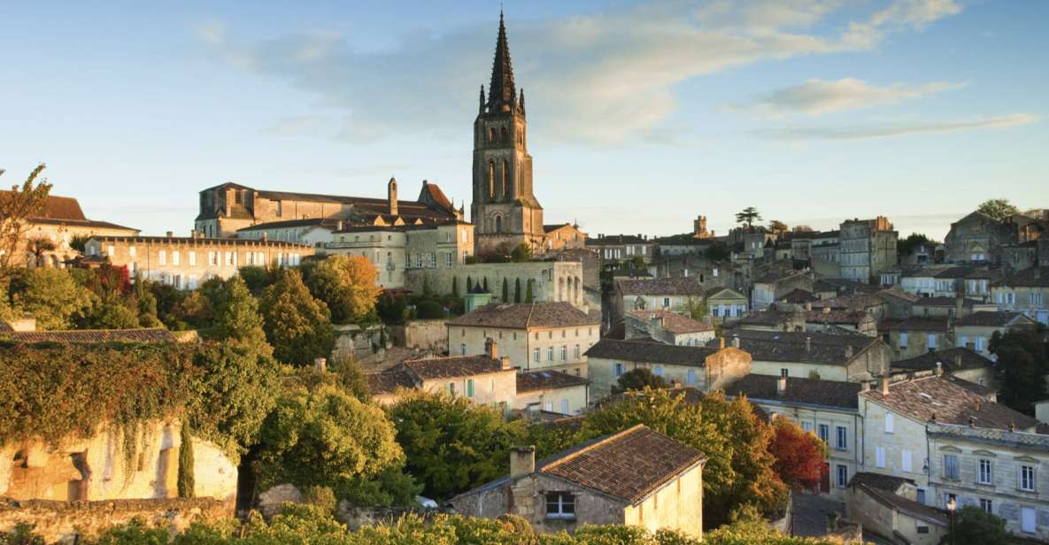 Saint-Émilion: Private Walking Tour & Magnificent Views - Meeting Point and Location