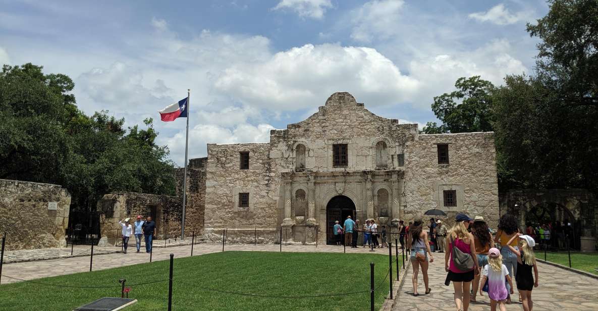 San Antonio Scavenger Hunt Walking Tour and Game - Tour Details