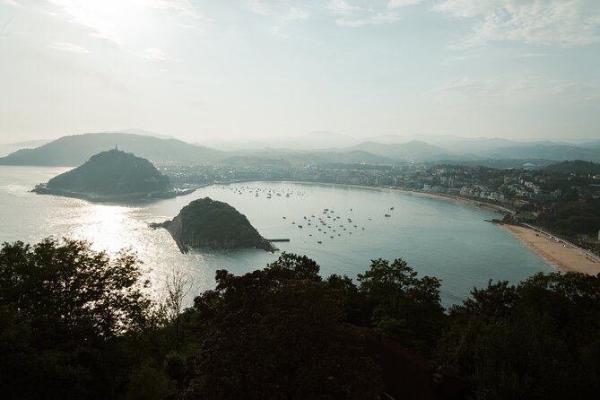 San Sebastian SIGHTSEEING and PINTXOS - Private Cultural & Gastronomic Adventure - Immerse in Basque Culture and History