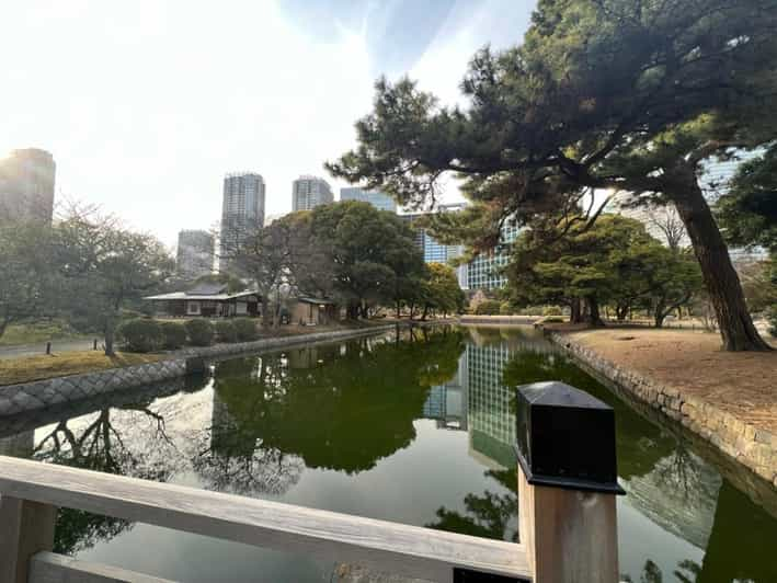 Tokyo : Japanese Garden Guided Walking Tour in Hama Rikyu - Garden Highlights