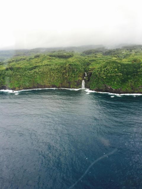 West Maui and Molokai Special 45-Minute Helicopter Tour - Rainforest and Waterfall Vistas